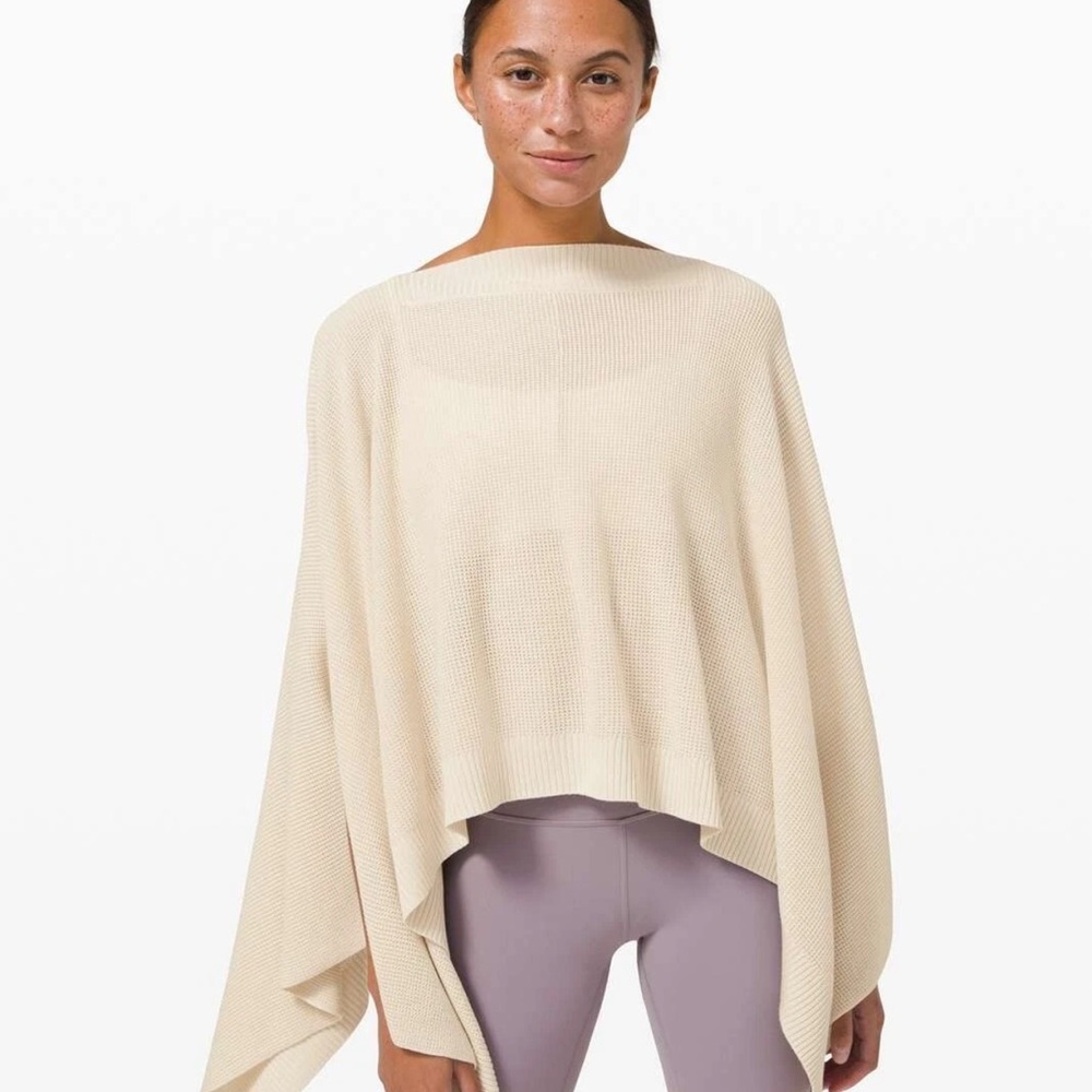 Lululemon Athletica Cream Poncho Sweater with Batwing Sleeves